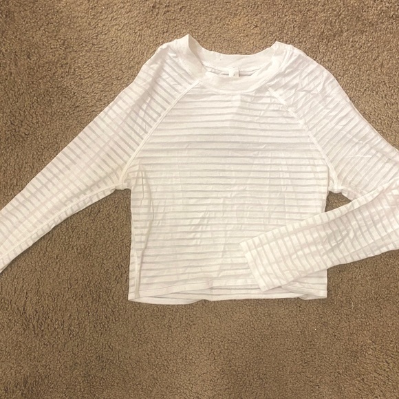 Lululemon crop top - Picture 1 of 3